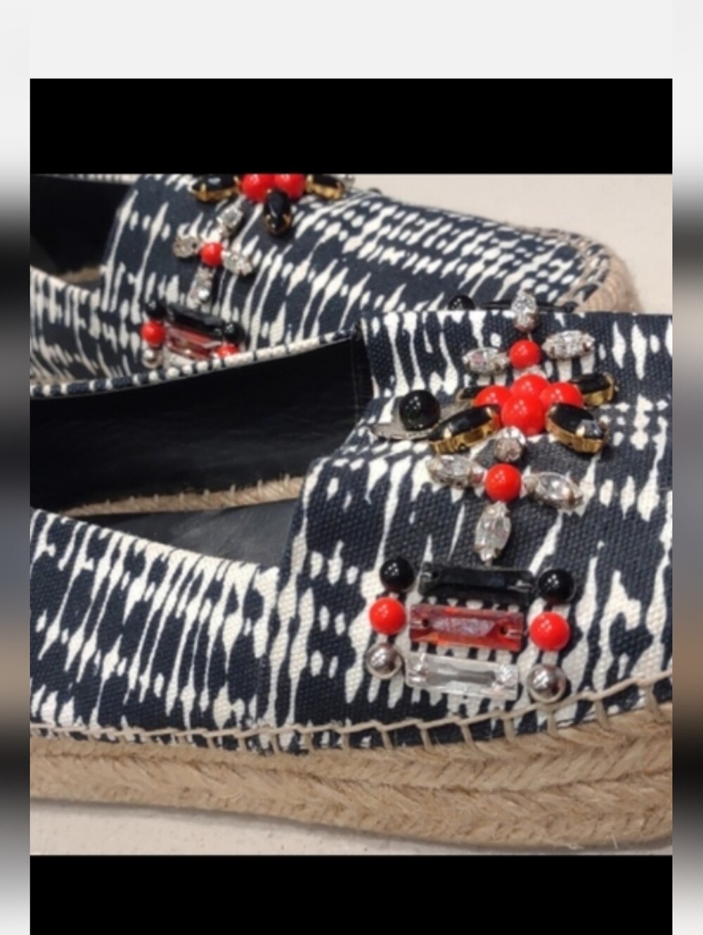 Louis Vuitton, Pre-loved Great Condition No Broken Parts.Sz81/2..